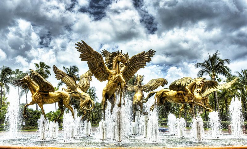 Entrance Fountain At Atlantis Hotel