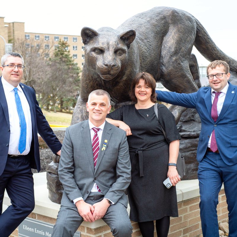 Top 10 Stunning School Mascots Outdoor Lion Statue - Blog - 20
