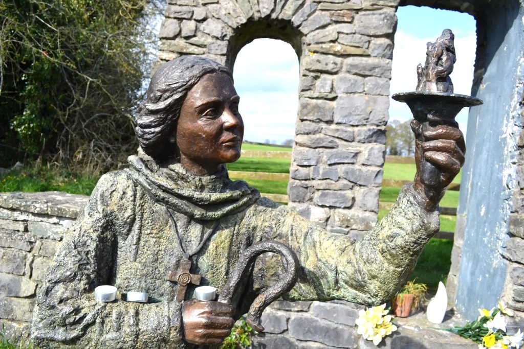 Ireland Bronze Lifesize Saint Brigid Statue Church Decoration BCH-001 - Bronze Saint Sculpture - 2