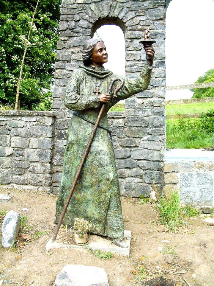 Ireland Bronze Lifesize Saint Brigid Statue Church Decoration BCH-001 - Bronze Saint Sculpture - 1