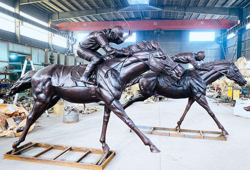 lifesize horse statue