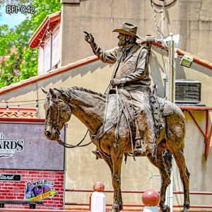 Full Size Outdoor Bronze Famous Cowboy Statue Cowtown Colesium Art