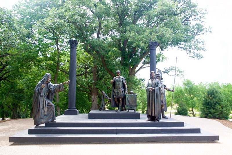 Bronze14 Station of the Cross Sculpture: The Most Important Sculptures of Religious - Blog - 5