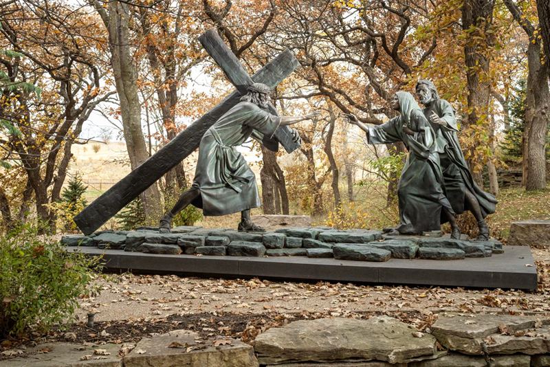 Bronze14 Station of the Cross Sculpture: The Most Important Sculptures of Religious - Blog - 10