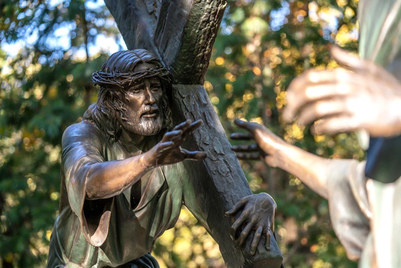 Stations of the Cross IV: Jesus Meets His Mother Bronze Statue - Bronze Jesus Statue - 3