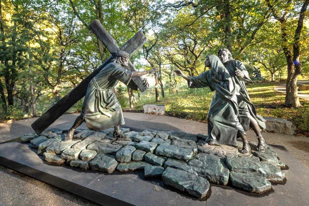 Stations of the Cross IV: Jesus Meets His Mother Bronze Statue - Bronze Jesus Statue - 2