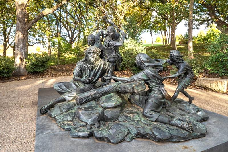Bronze14 Station of the Cross Sculpture: The Most Important Sculptures of Religious - Blog - 16