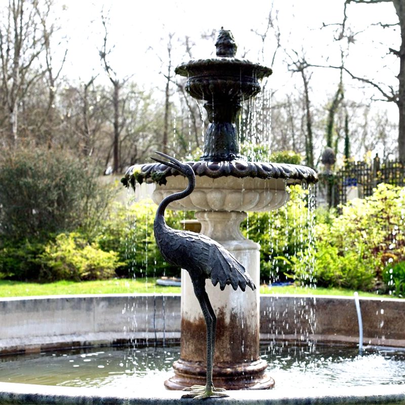 Bronze bird Fountain Statue
