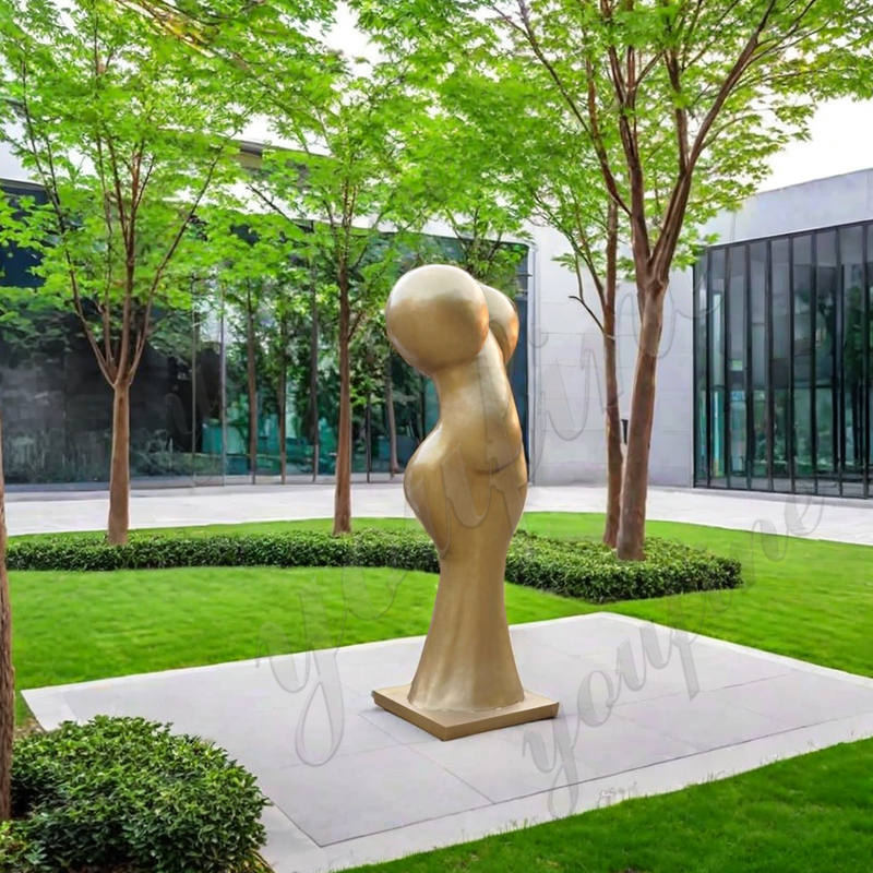 abstract female body sculpture