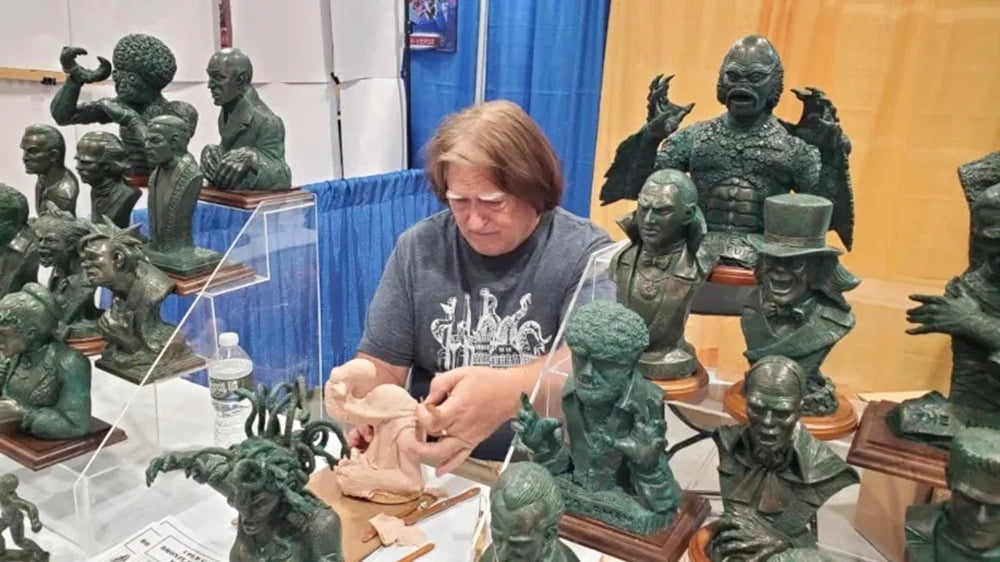Fake Bronze Sculpture（Cold-cast resin sculpture）