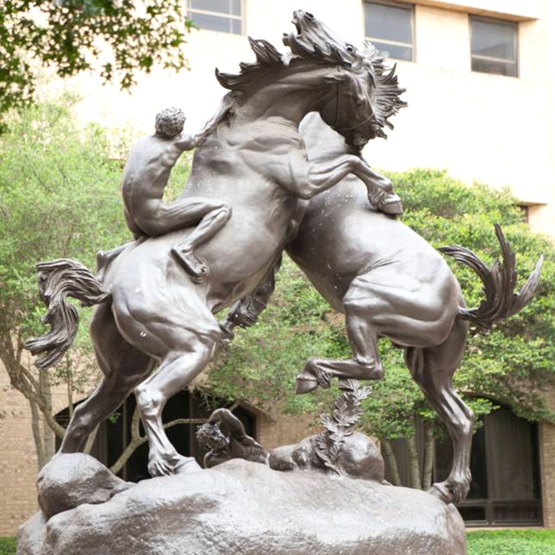 stallions-statue