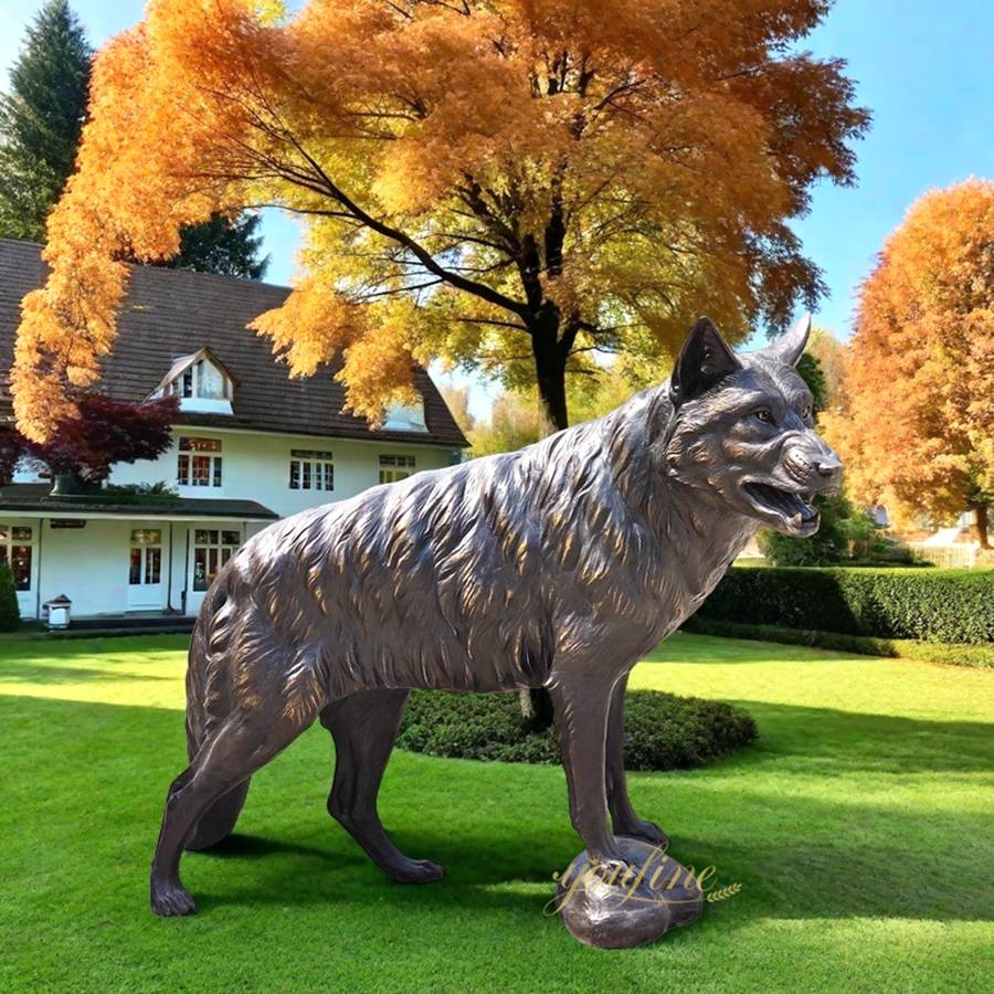 Standing Wolf Statue for The Yard