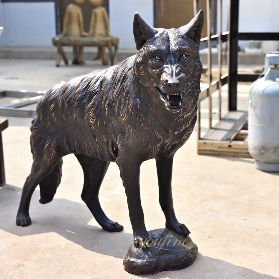 Wolf Statue for The Yard