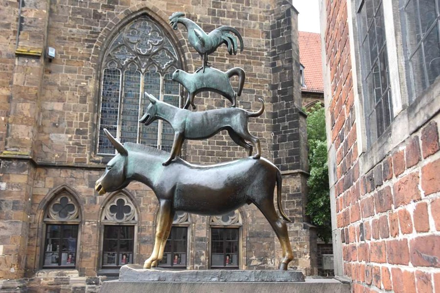 Famous Bronze Town Musicians of Bremen Statue - Bronze Animal Sculpture - 1