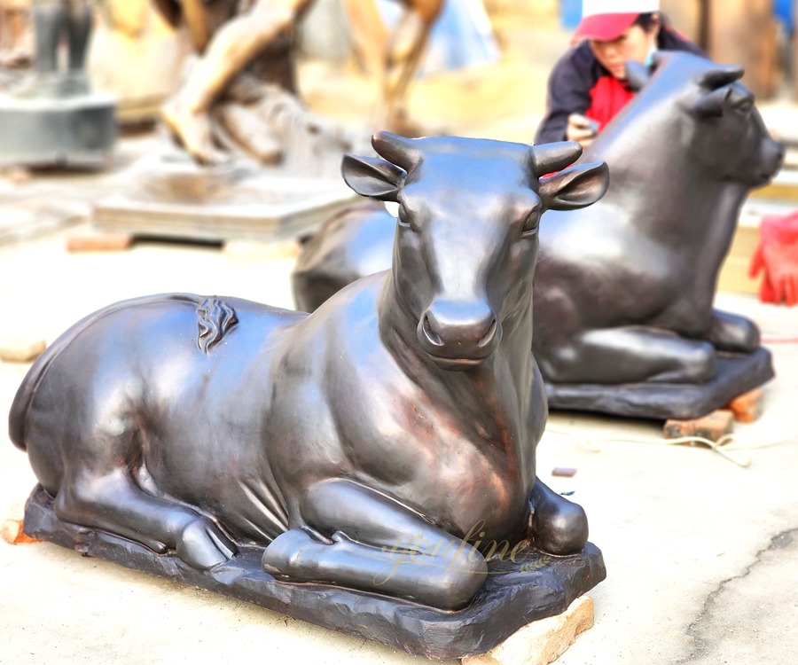 Reclining Cow bronze Statue factory supplier
