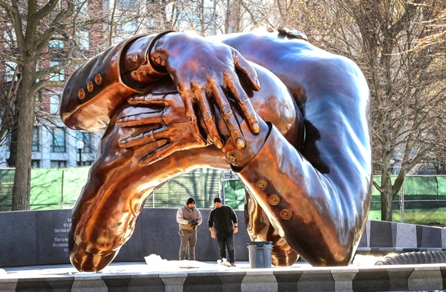 Walla Walla Foundry bronze hand statue