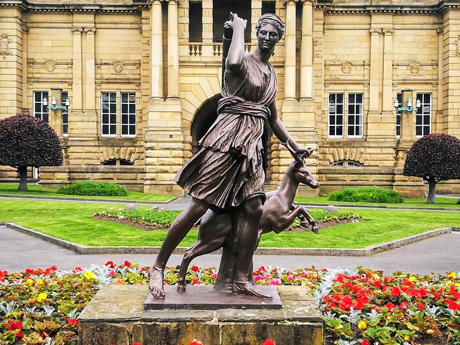 The Symbolic Meaning of Deer Sculptures in World Culture - Blog - 18 bronze Artemis and Deer Sculptures