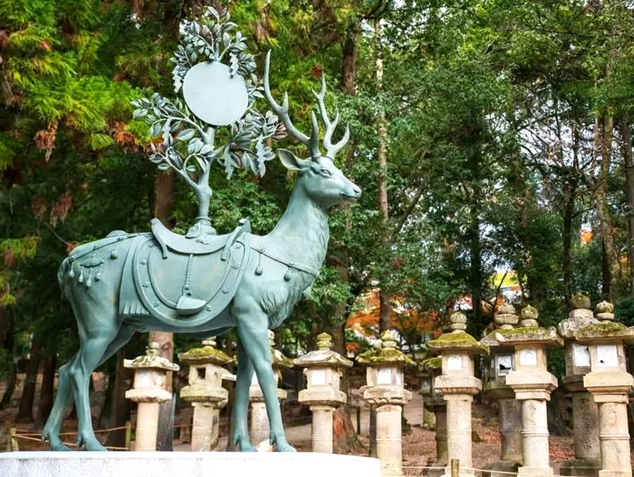 The Symbolic Meaning of Deer Sculptures in World Culture - Blog - 16 bronze Deer in Japanese