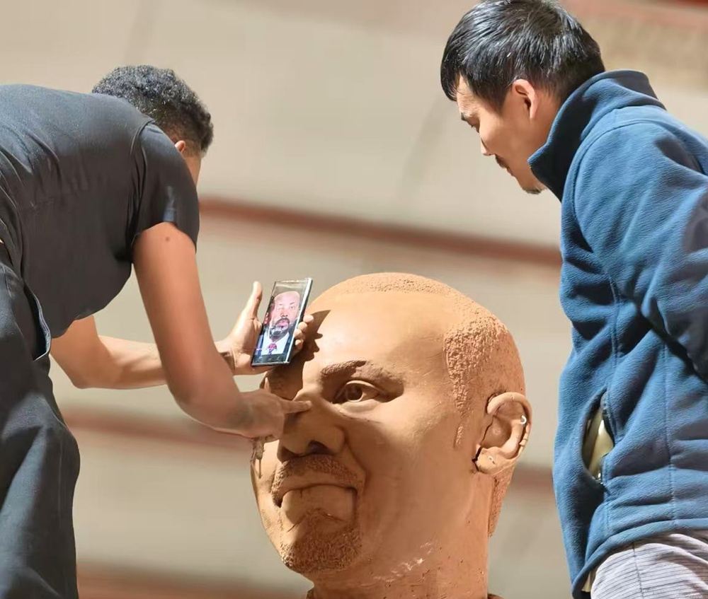 Central Park Bronze Indian Hunter Statue BFI-227 - Bronze Figure Sculpture - 11 Two artists collaborated to create a 4-meter-tall life-size sculpture of the famous prime minister