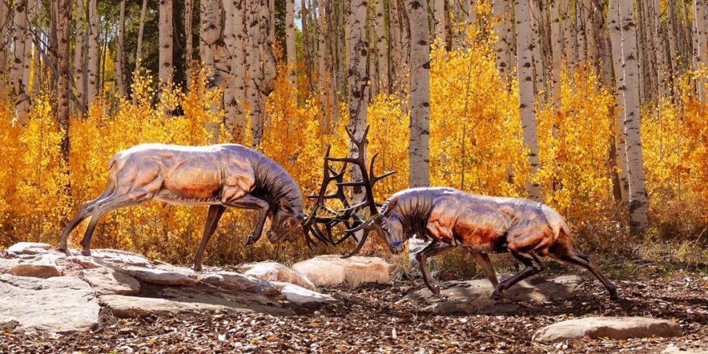 How to Choose a Reliable Bronze Deer Statue Supplier? - Blog - 2 large Fighting Elk Statue in autumn
