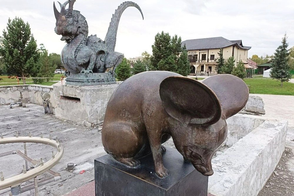 Royal Hunting Sculptures BFI-226 - Bronze Figure Sculpture - 8 custom Traditional Chinese Style Rat Sculpture