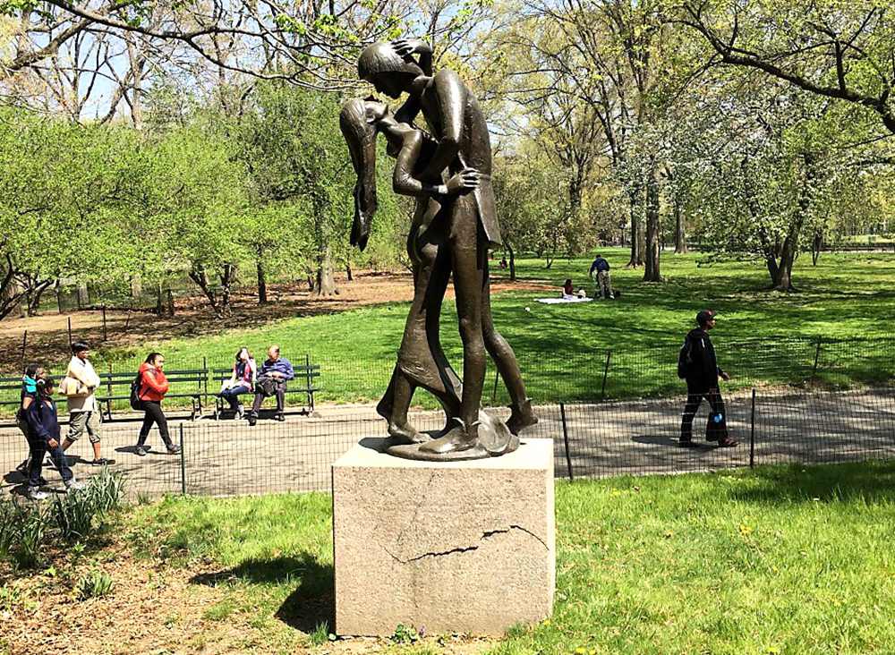 Top 10 Most Popular Bronze Sculptures in Central Park - Blog - 10 famous bronze Romeo and Juliet