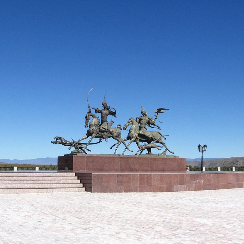 custom group Royal Hunt bronze sculpture in ground