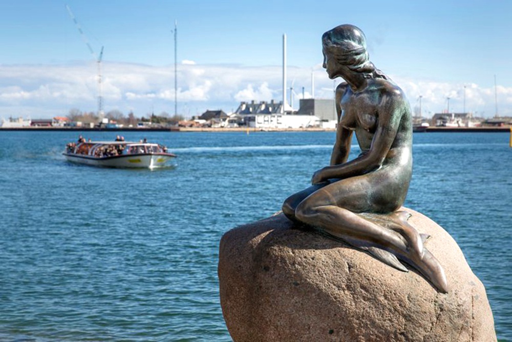 How Long Do Bronze Statues Last? A Foundry Expert's Honest Answer - Blog - 1 Long history Copenhagen’s Little Mermaid Statue