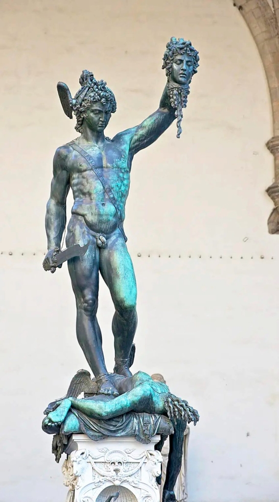 Do Bronze Statues Turn Green? - Blog - 18 Long history Perseus with the Head of Medusa