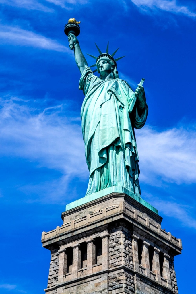 What is the Best Metal for Sculptures? — Professional Guide to Sculpture Materials - Blog - 4 Statue of Liberty famous statue