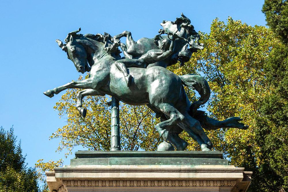 How Long Do Bronze Statues Last? A Foundry Expert's Honest Answer - Blog - 6 The Horse Tamers Long history statue