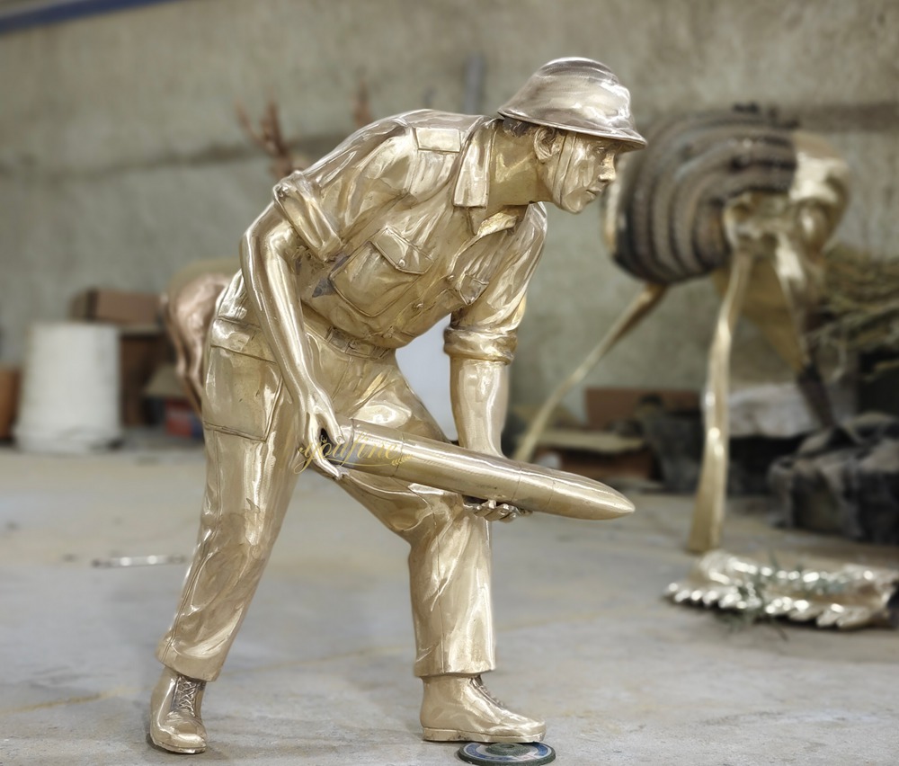 How to Distinguish Between Bronze Sculpture and Brass Sculpture and Cooper Sculpture? - Blog - 1 lifesize Rocket Man Sculpture (After Polishing)