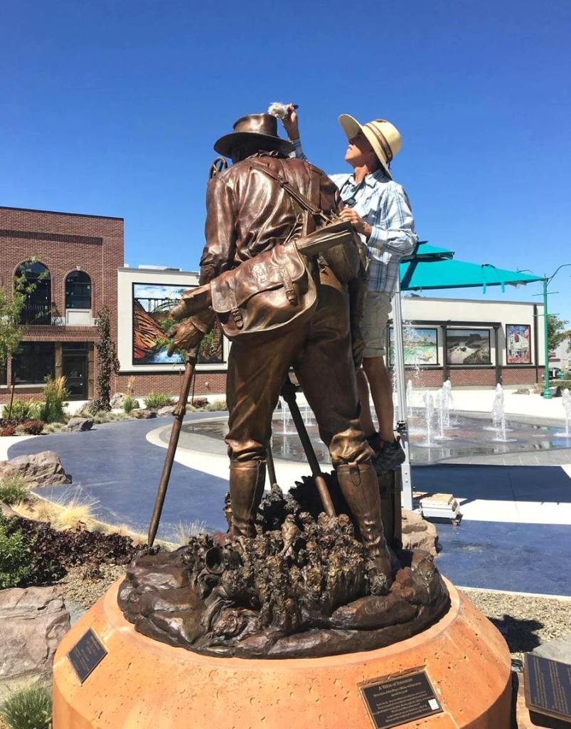 Do Bronze Statues Turn Green? - Blog - 17 Waxing bronze figure statue