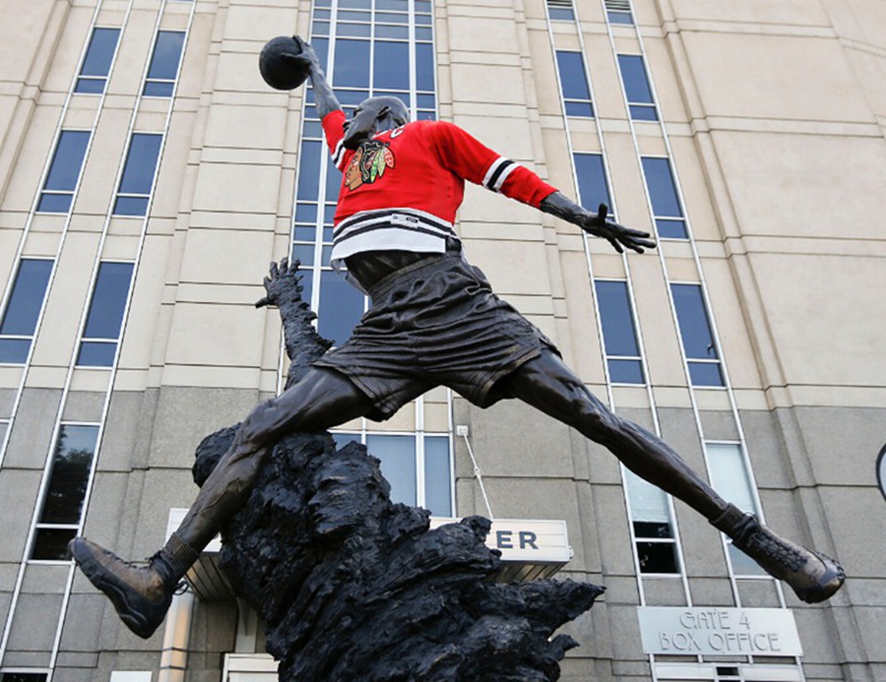 The Top 10 Most Famous Bronze Statues in the World - Blog - 21 famous bronze Michael Jordan Statue