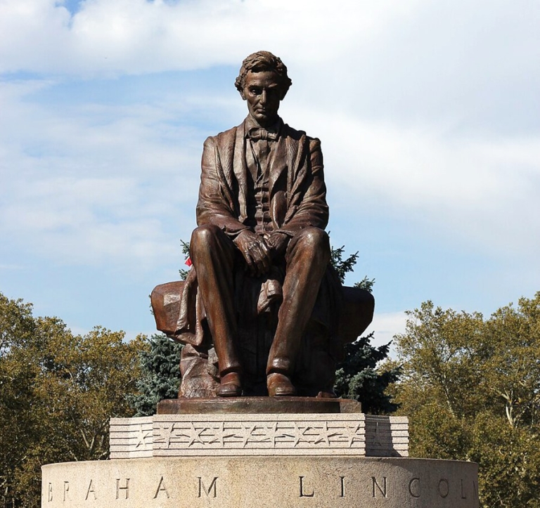 famous bronze statue of abraham lincoln