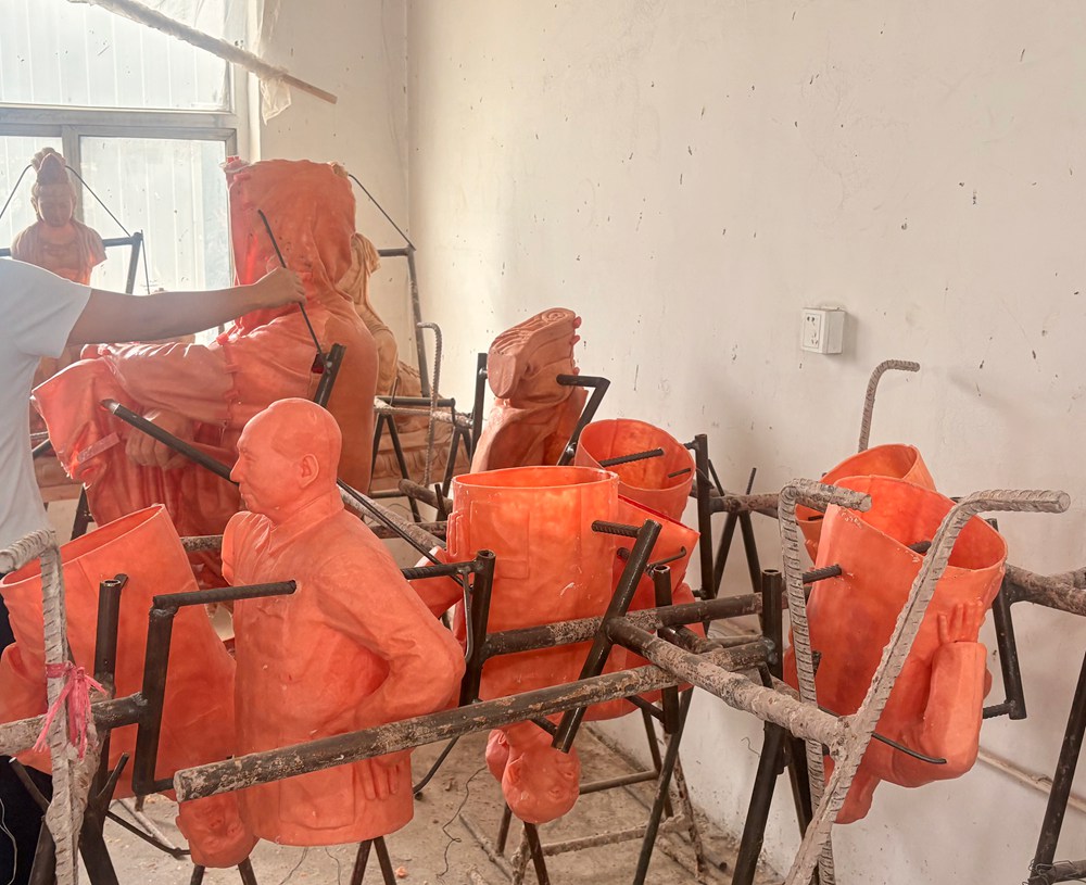 How Are Bronze Statues Made? - Blog - 10 wax model