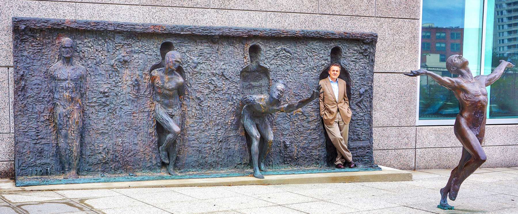A Creative Bronze Freedom Sculpture