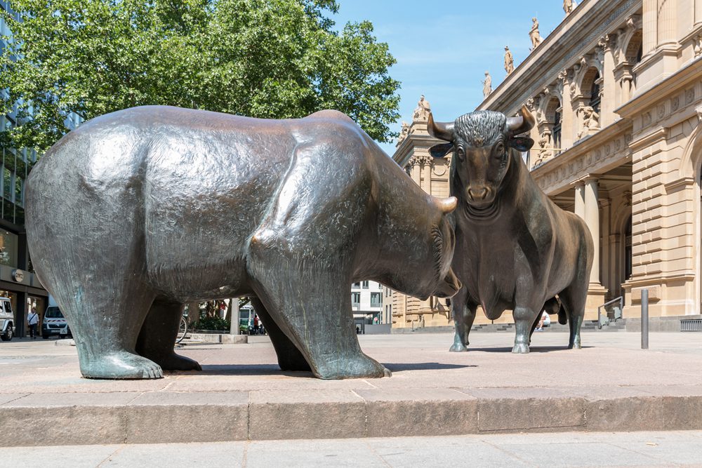 The Bull and Bear in front of the Frankfurt Stock Exchange
