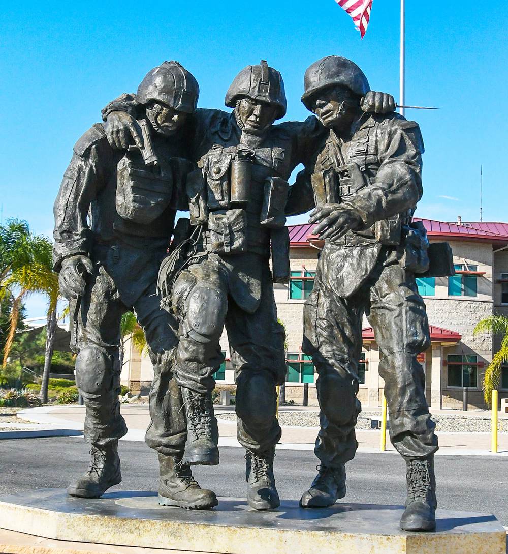 Bronze historical and modern infantry statue