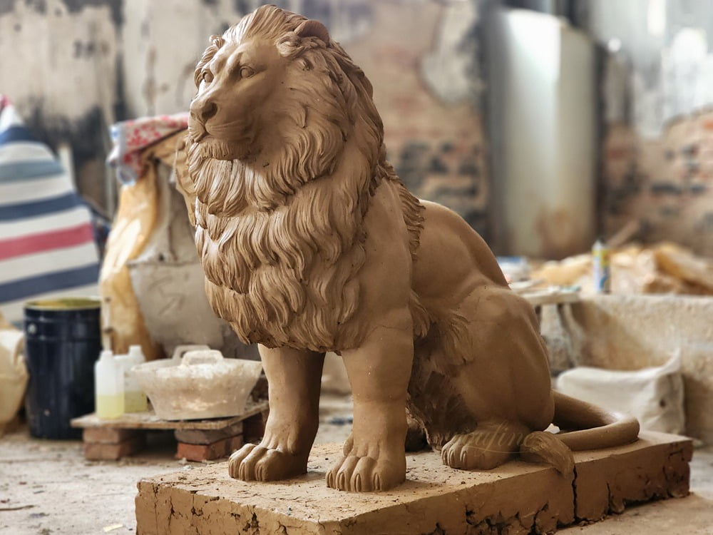 Bronze lion clay model