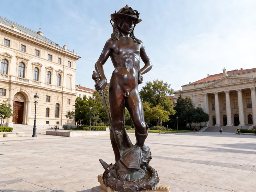 Classical Renaissance figure sculpture in bronze